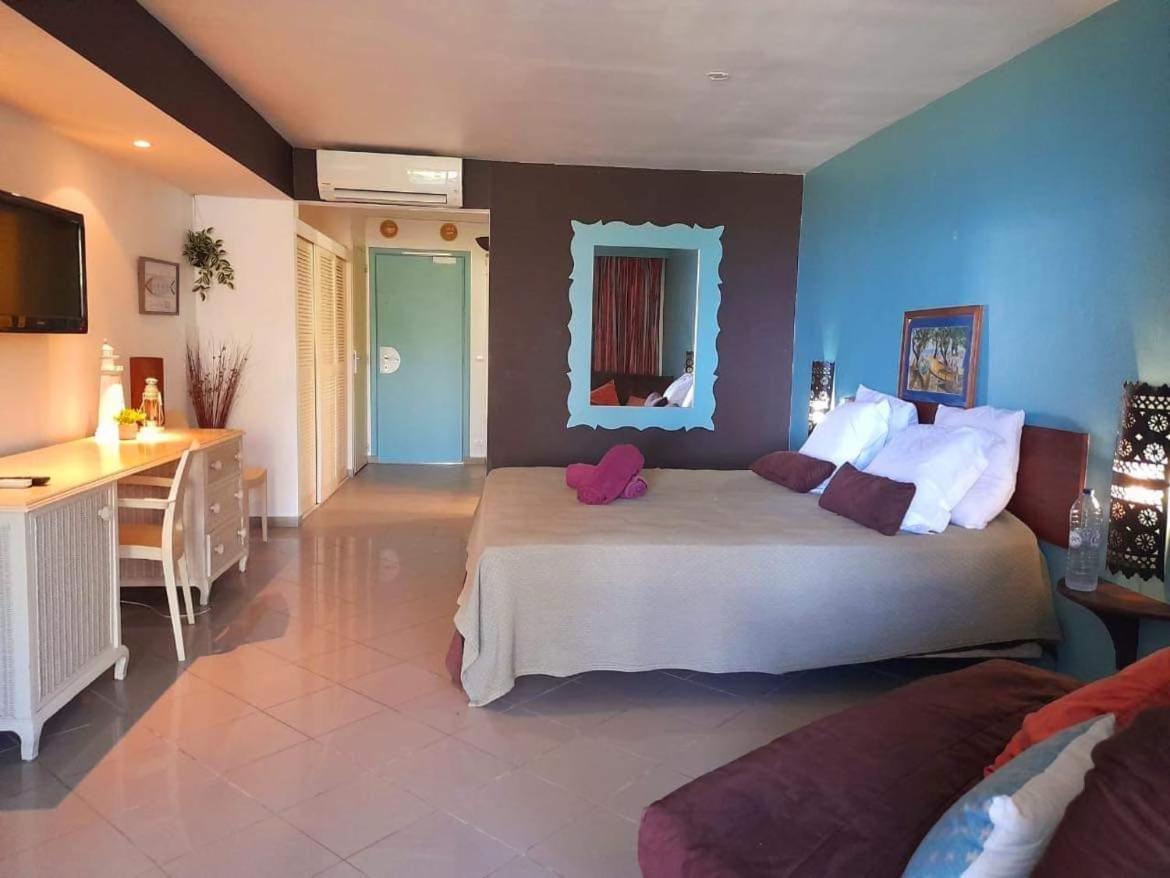 Ilet Bleu Studio Cosy Rdc Vue Mer Et Jardin - Acces Direct Plage Le Gosier  Luaran gambar