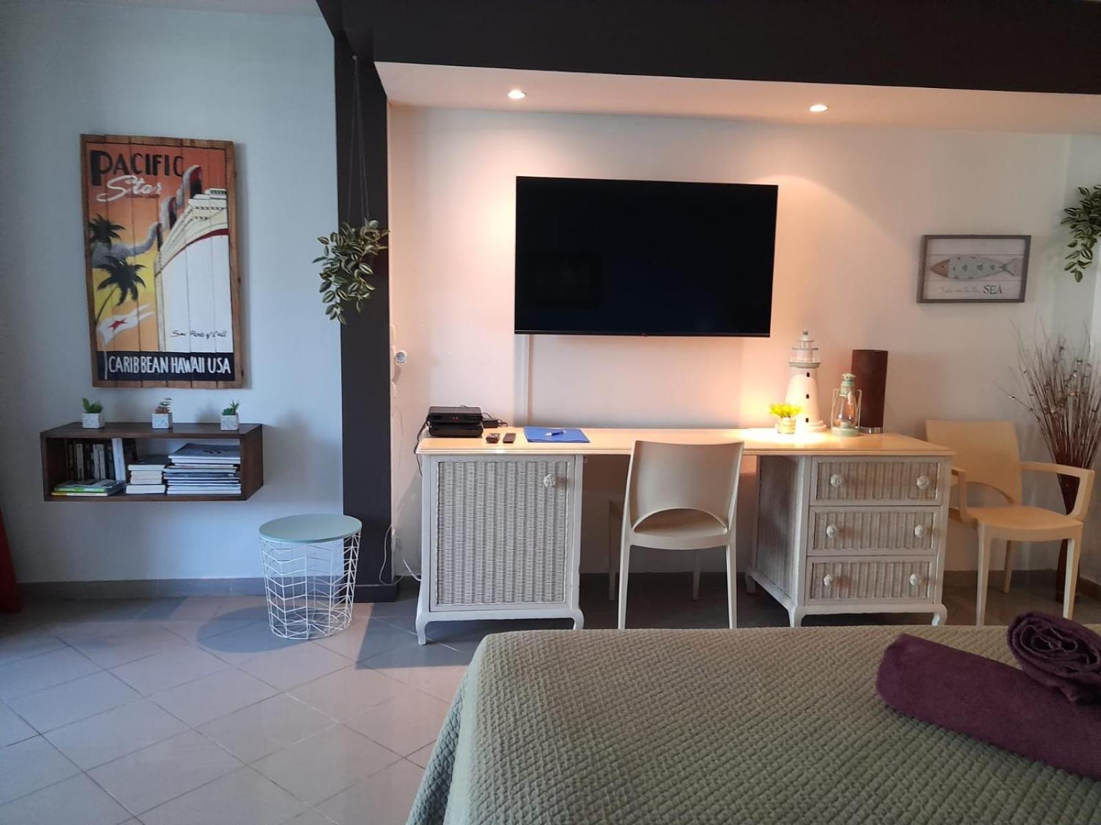 Ilet Bleu Studio Cosy Rdc Vue Mer Et Jardin - Acces Direct Plage Le Gosier  Luaran gambar